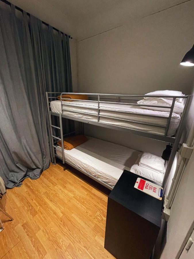 Albergue Buba House Barcelona Exterior foto A bunk bed