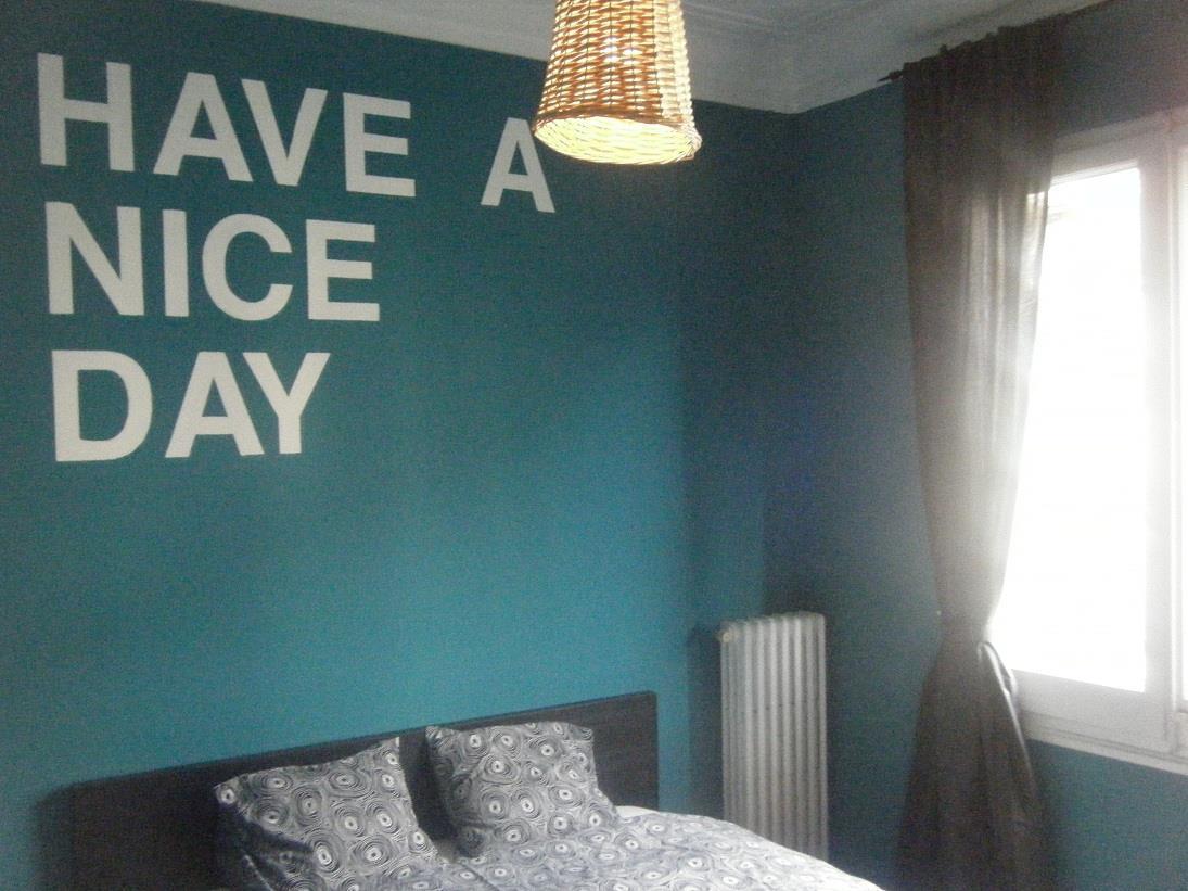 Albergue Buba House Barcelona Exterior foto A wall sticker